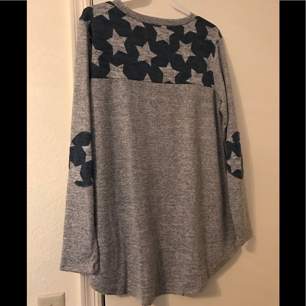 🌟🌟SALE🌟🌟 Stars Knit Top - Picture 2 of 2
